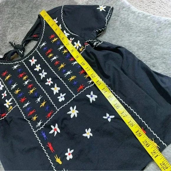 Madewell Embroidered Tie Back Cut Out Top - Picture 11 of 12